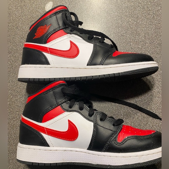 Big Boy Nike Jordan 1 Size 4.5Y - Picture 2 of 6